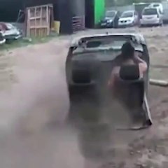 L'arrière d'une voiture ne sert à rien... La preuve