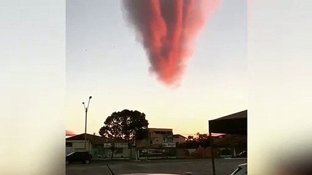 Nuage impressionnant dans le ciel du brésil