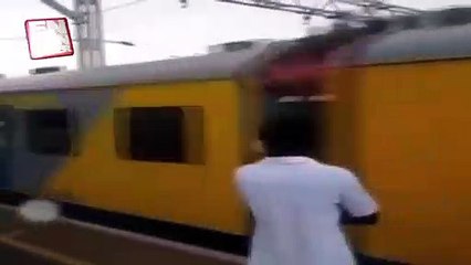 Geçen trenden okkalı tokat yemek