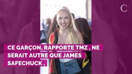 Michael Jackson : le chanteur filmé, déguisé d'une moustache, achetant une bague de fiançailles avec un enfant de 10 ans en 1989