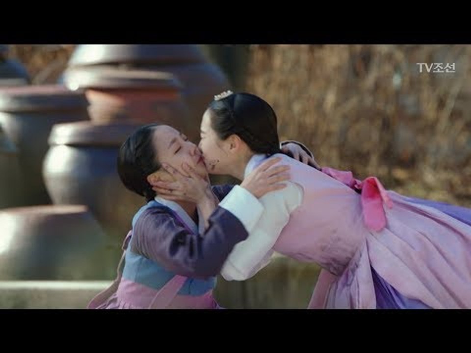 진세연, 격구 시합 소식에 기쁨의 뽀뽀를?! [대군 – 사랑을 그리다 2회] 2018...