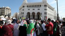 الجزائر.. تواصل رفض 