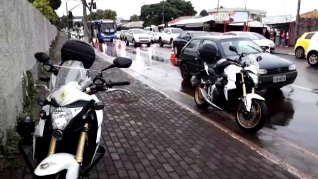 Blitz: três carros e três motos em situações irregulares são apreendidos