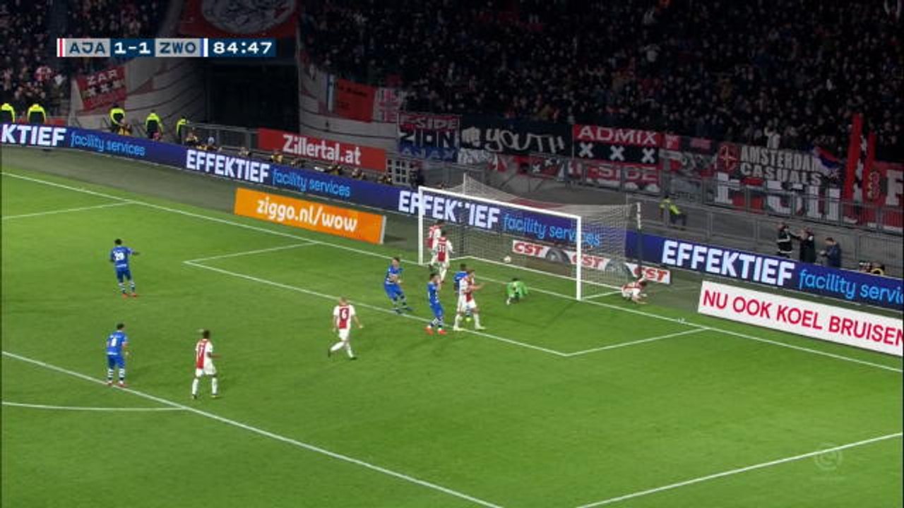 Pays-Bas - Vainqueur du PEC Zwolle, l'Ajax Amsterdam revient à deux points du PSV