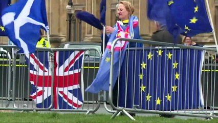 Parlamento británico descarta dejar la UE sin un acuerdo