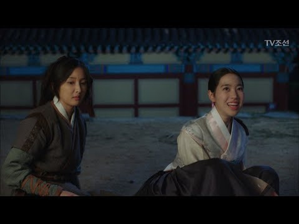 윤시윤 엿듣다 딱! 걸린 진세연, ㅎㅎ그저 웃음만 [대군 – 사랑을 그리다 16회]...