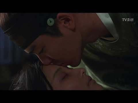 손지현에게 처음이자 마지막으로 이마에 키스하는 재호! [대군 – 사랑을 그리다 20회] 20180506