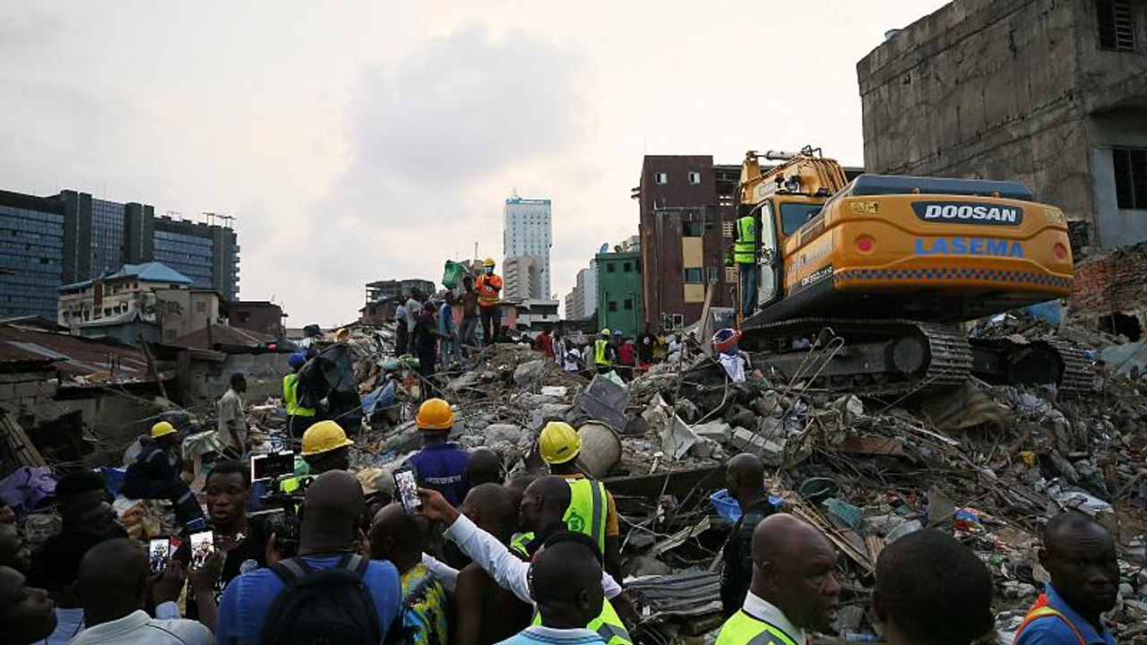 Schuleinsturz in Lagos: Suche nach Überlebenden geht weiter