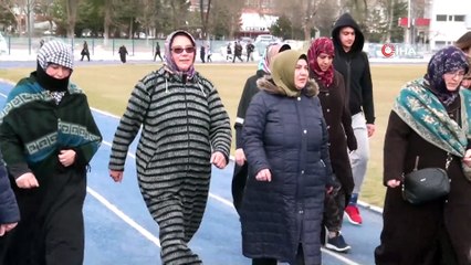 Kadınlar, sağlıklı yaşam için yürüyor