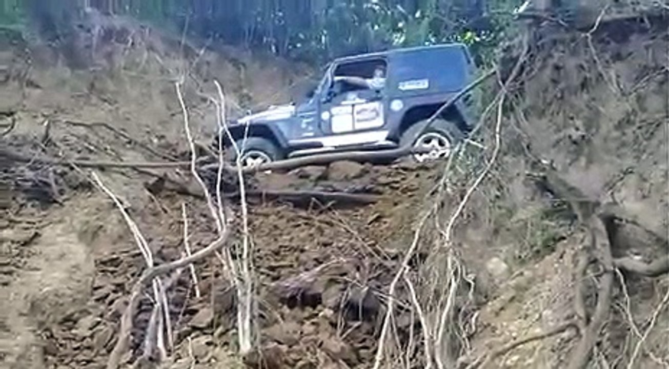 VÍDEO: La espectacular salvada "in extremis" de este Jeep Wrangler