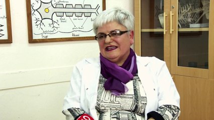 Ora News - Historia frymëzuese e Vera Çuedarit, mësuesja me shumë medalje