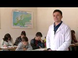 Mësuesit e fshatit. Tre të rinjtë që jetojnë dhe punojnë larg shtëpisë - Top Channel Albania