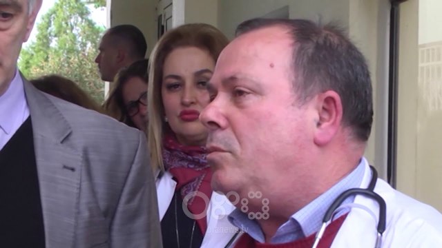 Ora News - Dhunohet mjeku në spitalin e Lezhës