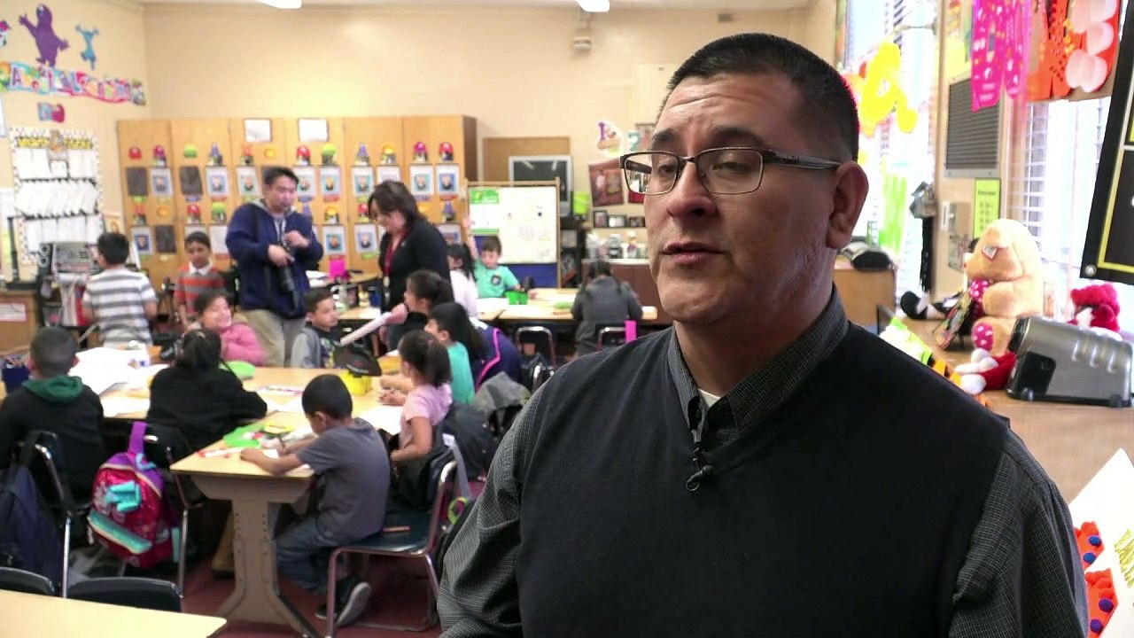 Sin hogar donde hacer tarea: realidad de niños en California
