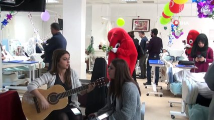 Bitlis’te müzik eşliğinde diyaliz hastaları eğlendirildi