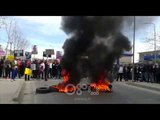 Ora News – Protestë në Roskovec, simpatizantët e opozitës presin kryeministrin me djegie gomash