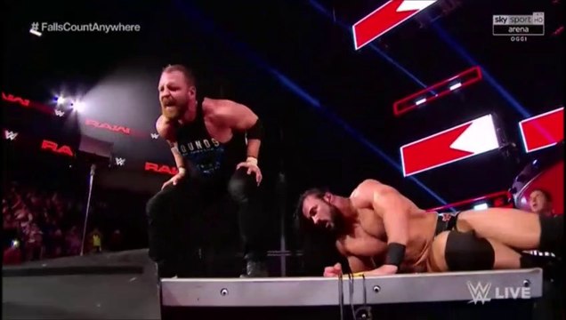 (ITA) Dean Ambrose contro Drew McIntyre [Falls Count Anywhere Match] (WWE RAW 11/03/2019)
