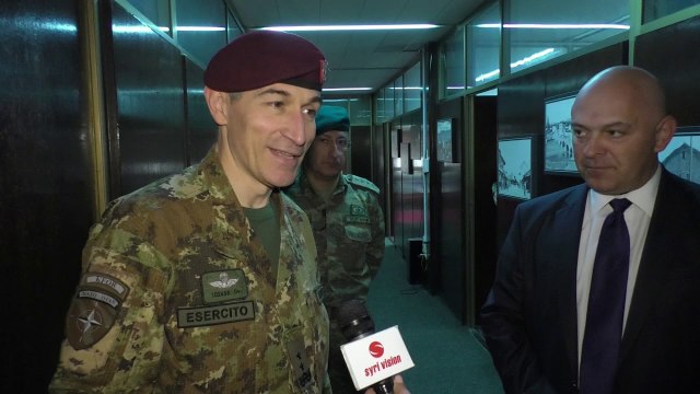 Komandanti i KFOR-it në Kosovë Lorenzo D’Addario viziton Gjakovën-Lajme