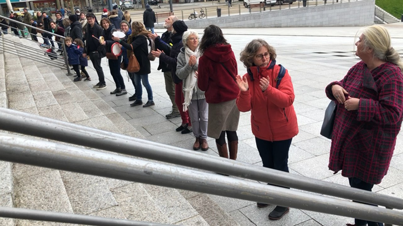 350 personnes contre la réorganisation des rythmes scolaires