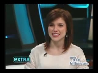 Sophia Bush on Extra
