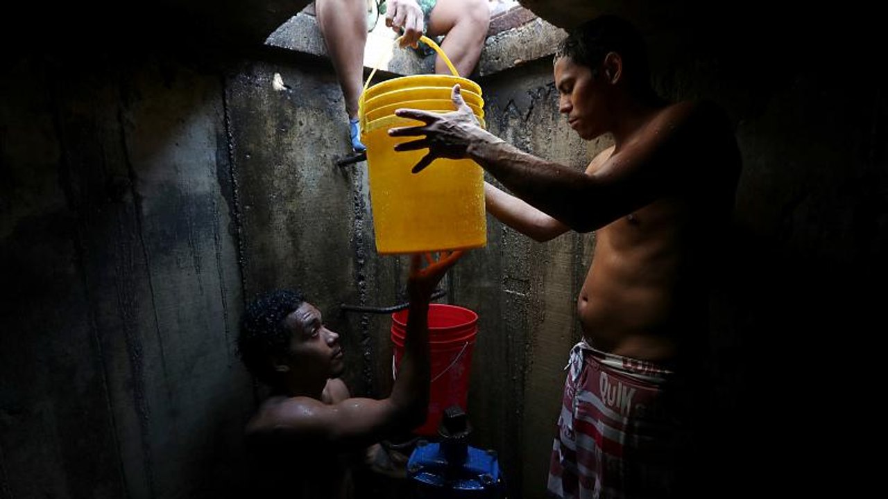 In Venezuela fließt wieder Strom, das Chaos bleibt