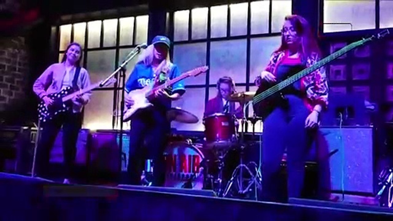 Pixie Perform!