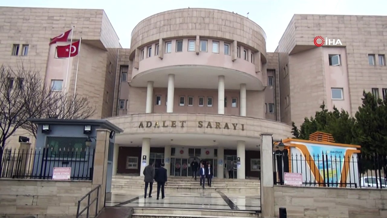 - HDP'nin pankartı mahkeme kararıyla kaldırıldı