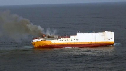 대서양 침몰한 화물선 유출 기름 프랑스 연안으로 이동 / YTN