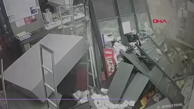 Dha Dış - Rusya'da Marketin Zemini Çöktü... Panik Anları Kamerada
