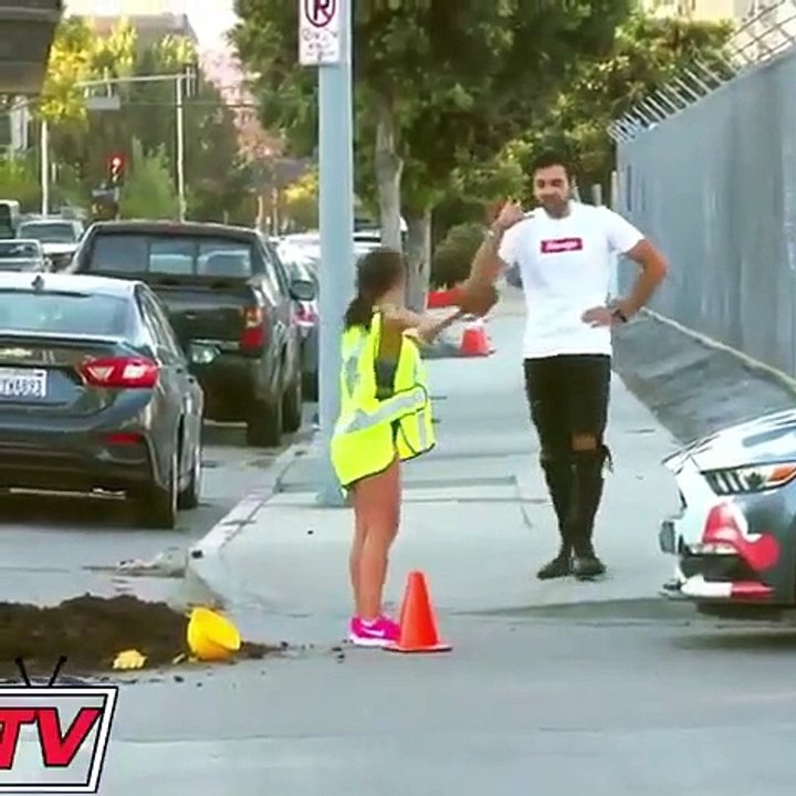 This guy wanted a simple selfie of this woman what she does afterwards is very amazing