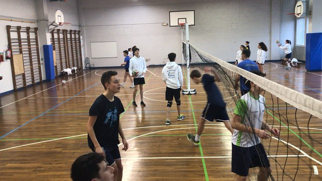 Les équipes de volley, masculine et féminine, du lycée LEBRUN en finales UNSS
