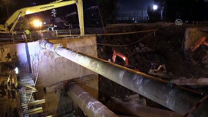Toprak altında kalan 2 bekçiyi arama çalışmaları devam ediyor - İZMİR
