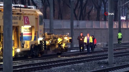 Başkent’te raydan çıkan akaryakıt treni raylara oturtularak olay yerinden uzaklaştırıldı