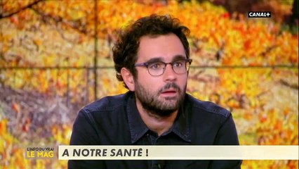 Est-ce la honte en France de ne pas boire de vin ? Un spécialiste pointe du doigt cette "pression de l'alcool" - Vidéo