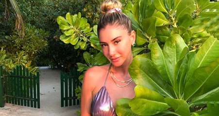 Havuzun İçinden Bikinili Poz Paylaşan Şeyma Subaşı'nın Ayakları, Takipçilerini Ürküttü