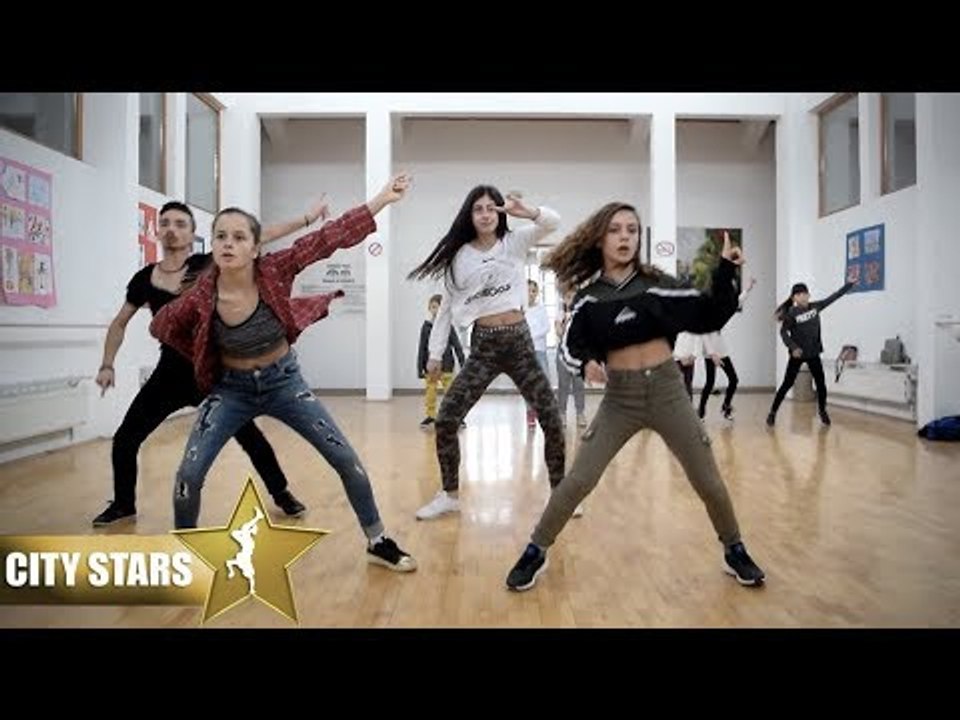Dhurata Dora - Qikat e mia ( City Stars Dance )