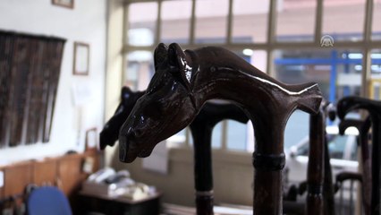 Bastonlarını hayvan figürleriyle süslüyor - ZONGULDAK