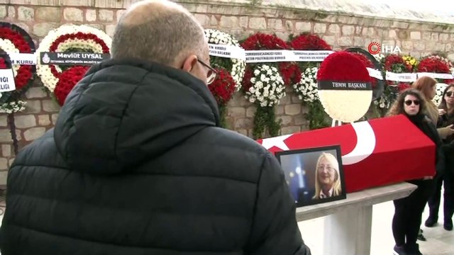 Prof. Dr. Beril Dedeoğlu son yolculuğuna uğurlanıyor