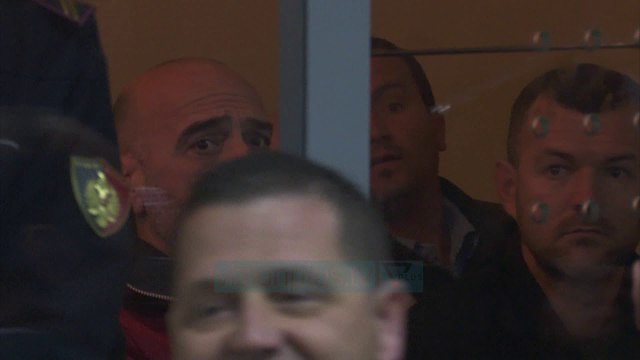 Apeli lë në burg protestuesit e 16 shkurtit para kryeministrisë - News, Lajme - Vizion Plus