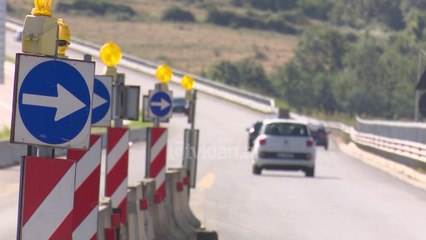 Скачать видео: Hapet i gjithe segmenti Tirane-Elbasan