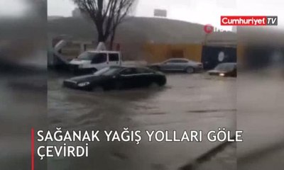 Download Video: Başkent'te sağanak yağış yolları göle çevirdi