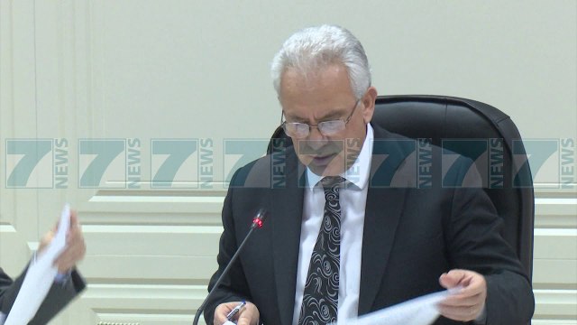 LIGORAQ KARAMELO E ALBAN ZENELI NGA PD MARRIN MANDATIN - News, Lajme - Kanali 7