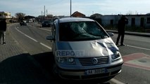 Report TV - Shkodër, makina përplas dy gra, vdes vjehrra 58-vjeçare, plagoset rëndë nusja