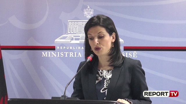 Report TV -Antikorrupsioni kap me shkelje Përmbarimin, shkarkohet kryetari në Fier