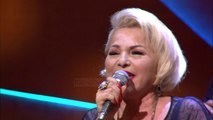 Rita Lati këndon “Nën një portokalle” në Soirée