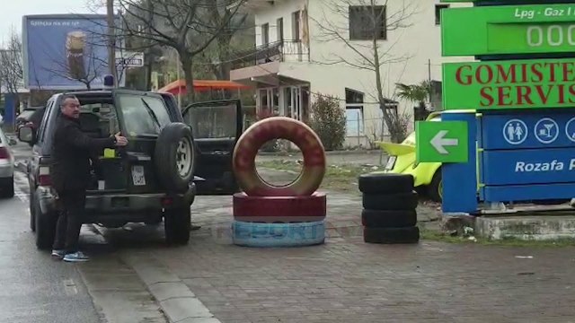 Report TV - Operacioni në Shkodër, FNSH arreston 15 persona për gjobvënie, iu sekuestrohen makina