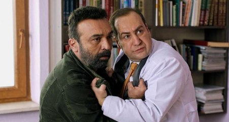 Oyuncu Burak Satıbol'un, Ayhan Taş'la Olan Yatak Sahnesi Açıklaması Olay Oldu