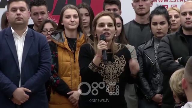 Ora News - Kryemadhi: Zoti na dhëntë forcë, shumë shpejt zgjedhje të parakohshme