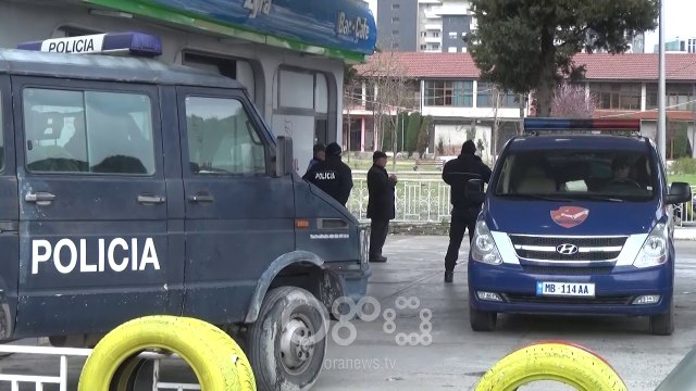 Ora News - Para me fajde 12 të arrestuar në Shkodër, mes tyre zyrtarë gjykate dhe policie