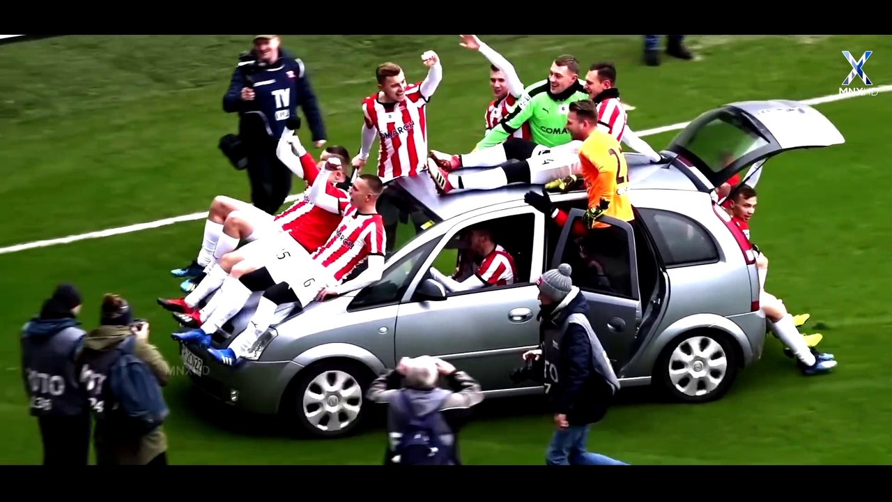 Incroyables instants de match de football ! Compilation : buts, gags, blagues...